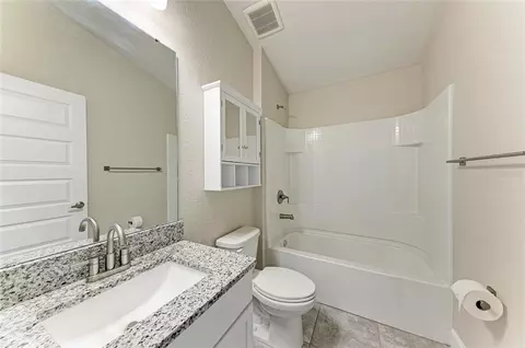 Bath - 9421 43rd Ct E, Parrish, FL 34219 photo 3 of 3