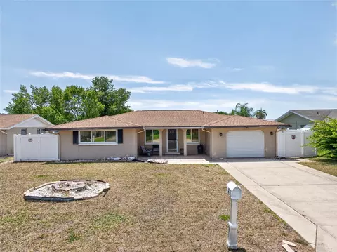 10237 Oak Hill Dr, Port Richey, FL 34668