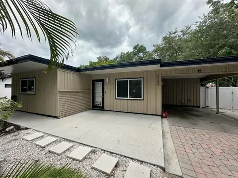 2559 E Paulstan Ct, Sarasota, FL 34237
