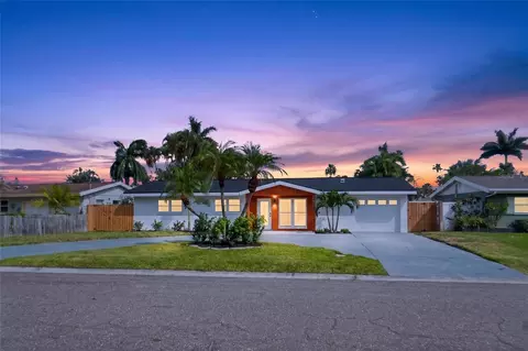 1524 Carson Cir NE, Saint Petersburg, FL 33703