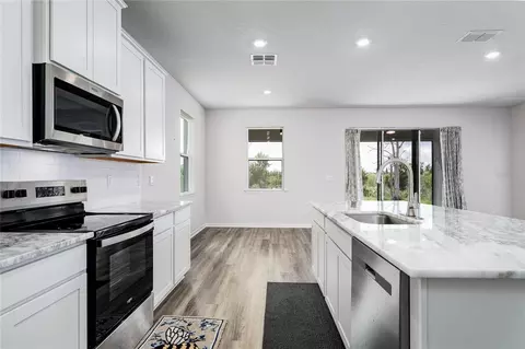 Kitchen - 10622 Eustis Dr, Parrish, FL 34219 photo 3 of 3