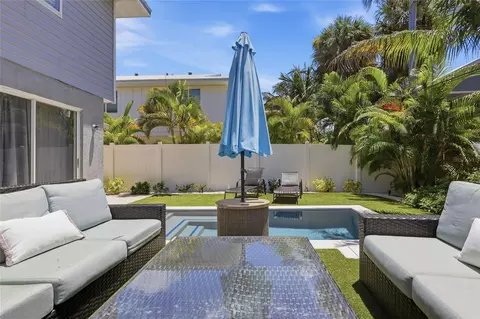 Exterior - 207 71st St #E, Holmes Beach, FL 34217 photo 5 of 7