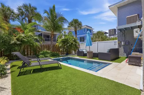 Exterior - 207 71st St #E, Holmes Beach, FL 34217 photo 4 of 7