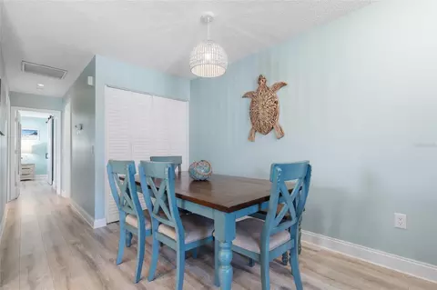 Dining - 207 71st St #E, Holmes Beach, FL 34217 photo 2 of 2