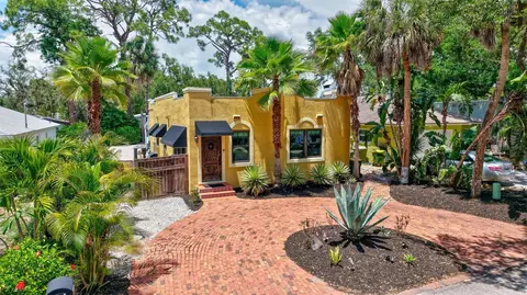 2437 Floyd St, Sarasota, FL 34239