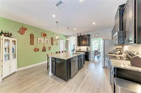 Kitchen - 5914 113th Ter E, Parrish, FL 34219 photo 3 of 7