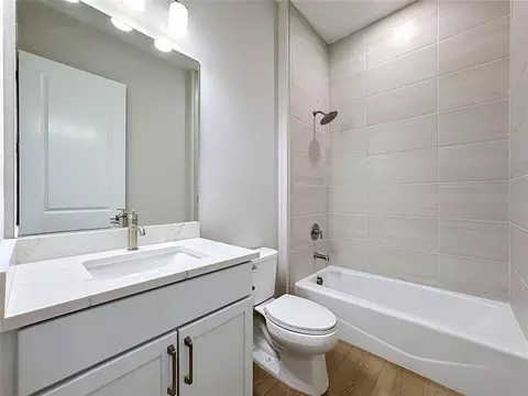 Bath - 12422 Stonegate Trl, Parrish, FL 34219 photo 8 of 8