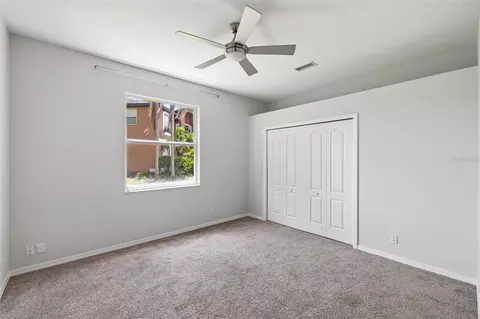 Bedroom - 4705 78th Ct E, Bradenton, FL 34203 photo 1 of 8