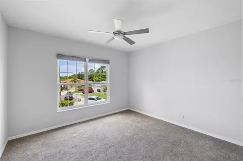 Bedroom - 4705 78th Ct E, Bradenton, FL 34203 photo 5 of 8