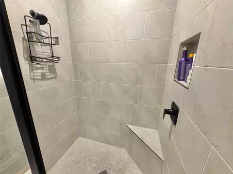 Bath - 5322 124th Ave E, Parrish, FL 34219 photo 7 of 10