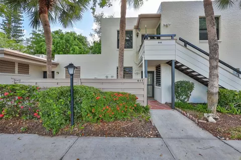 647 Woodlawn Dr #647, Bradenton, FL 34210