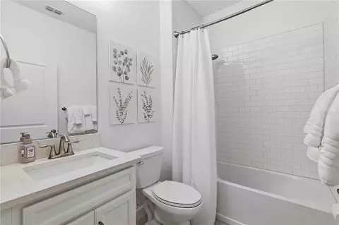 Bath - 14325 17th Ct E, Parrish, FL 34219 photo 3 of 4
