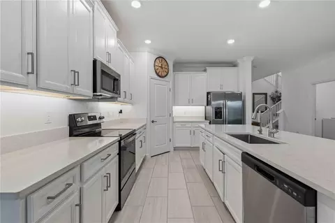 Kitchen - 14325 17th Ct E, Parrish, FL 34219 photo 3 of 5