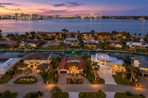 465 E Royal Flamingo Dr, Sarasota, FL 34236