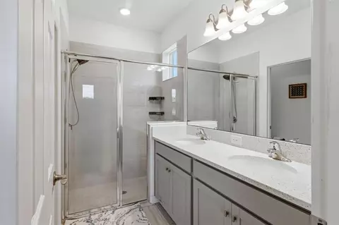 Bath - 8583 Starlight Loop, Parrish, FL 34219 photo 1 of 2