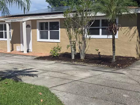2913 Mcintosh Rd, Sarasota, FL 34232