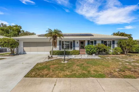 1306 Bottlebrush Dr, Bradenton, FL 34208