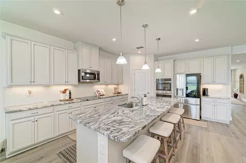 Kitchen - 6421 114th Ave E, Parrish, FL 34219 photo 3 of 9