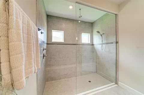 Bath - 6421 114th Ave E, Parrish, FL 34219 photo 2 of 4