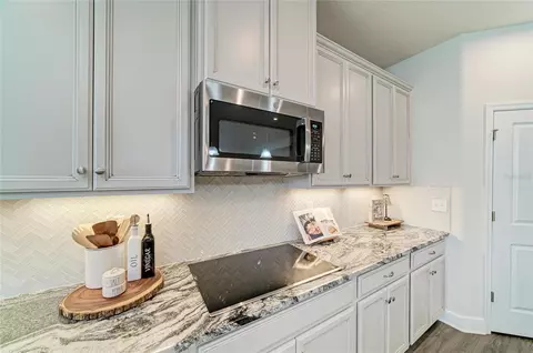 Kitchen - 6421 114th Ave E, Parrish, FL 34219 photo 6 of 9