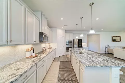 Kitchen - 6421 114th Ave E, Parrish, FL 34219 photo 4 of 9