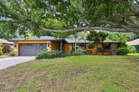 4873 Huntleigh Dr, Sarasota, FL 34233