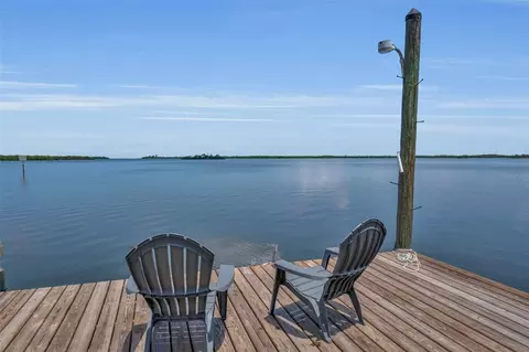 70 Mound Pl, Terra Ceia, FL 34250