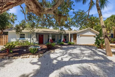 5128 Oxford Dr, Sarasota, FL 34242
