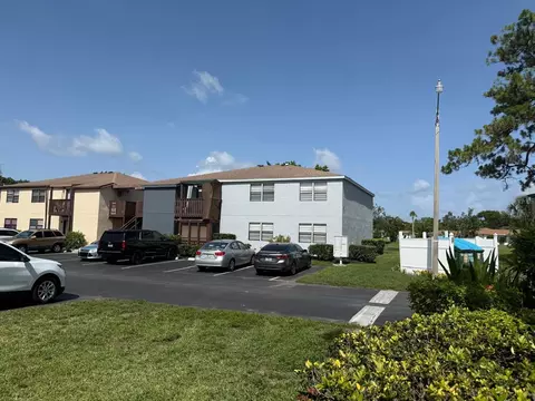 5026 Water Oak Dr #114, Bradenton, FL 34207
