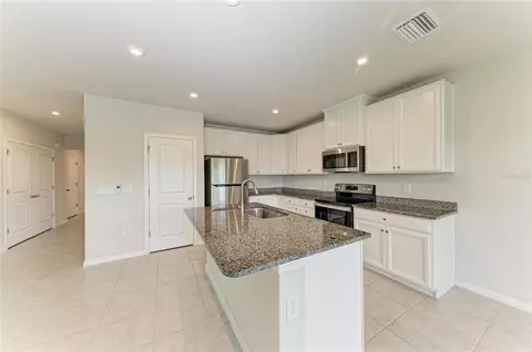 Kitchen - 10855 Daybreak Gln, Parrish, FL 34219 photo 2 of 5