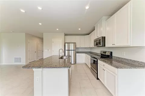 Kitchen - 10855 Daybreak Gln, Parrish, FL 34219 photo 1 of 5