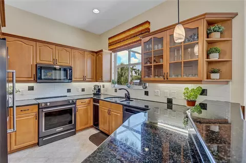 Kitchen - 360 46th Ct E, Bradenton, FL 34208 photo 6 of 7