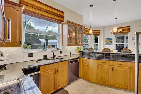 Kitchen - 360 46th Ct E, Bradenton, FL 34208 photo 5 of 7