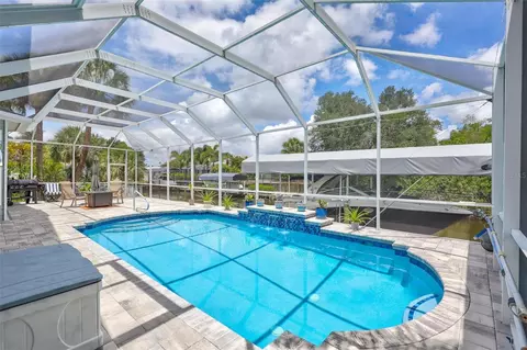 Exterior - 360 46th Ct E, Bradenton, FL 34208 photo 6 of 19