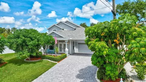 Exterior - 360 46th Ct E, Bradenton, FL 34208 photo 1 of 19