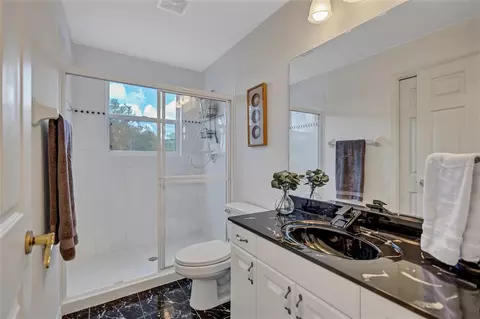 Bath - 360 46th Ct E, Bradenton, FL 34208 photo 5 of 5
