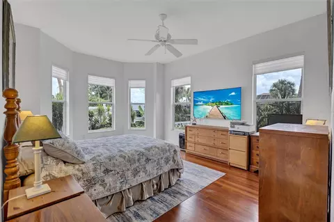 Bedroom - 360 46th Ct E, Bradenton, FL 34208 photo 1 of 7