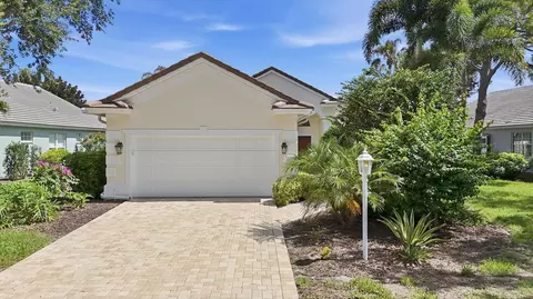 6603 Virginia Xing, University Park, FL 34201