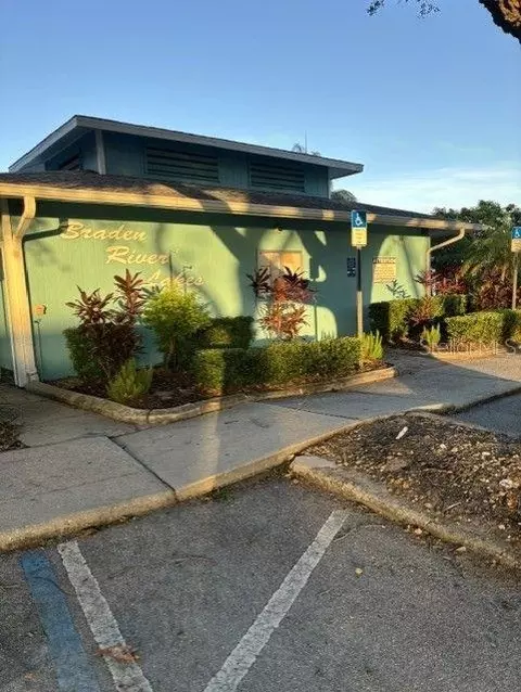 Exterior - 907 50th St E, Bradenton, FL 34208 photo 15 of 16