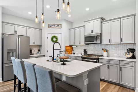 Kitchen - 13852 Old Creek Ct, Parrish, FL 34219 photo 3 of 6