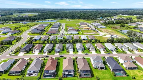 View/Area - 13852 Old Creek Ct, Parrish, FL 34219 photo 4 of 18