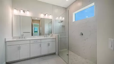 Bath - 14412 Skipping Stone Loop, Parrish, FL 34219 photo 1 of 3