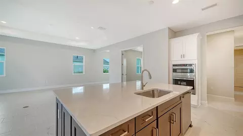 Kitchen - 14412 Skipping Stone Loop, Parrish, FL 34219 photo 4 of 5