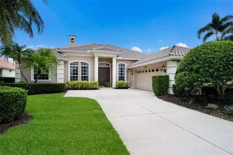 7058 Twin Hills Ter, Lakewood Ranch, FL 34202
