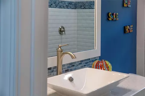 Bath - 11424 Harbourside Ln, Parrish, FL 34219 photo 5 of 10
