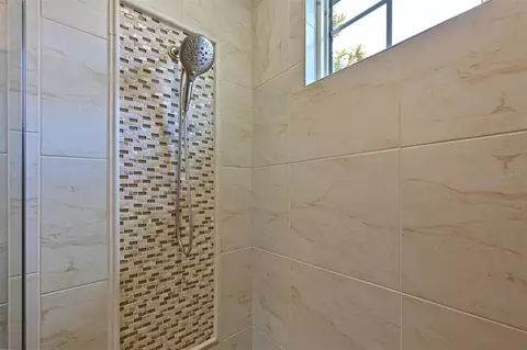 Bath - 11424 Harbourside Ln, Parrish, FL 34219 photo 3 of 10