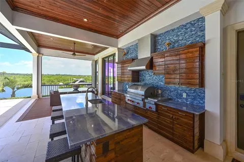 Kitchen - 11424 Harbourside Ln, Parrish, FL 34219 photo 10 of 11