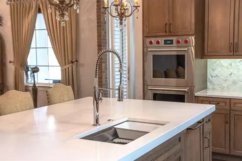 Kitchen - 11424 Harbourside Ln, Parrish, FL 34219 photo 5 of 11