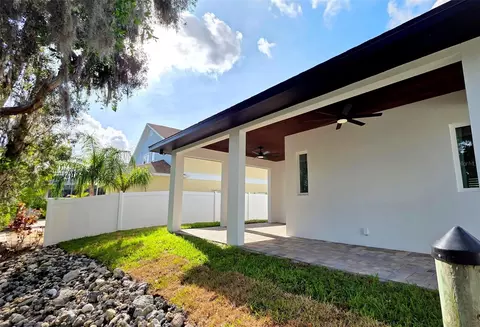 Exterior - 3017 Pine St, Bradenton, FL 34208 photo 3 of 10