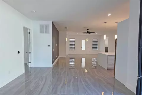 Living - 3017 Pine St, Bradenton, FL 34208 photo 1 of 3